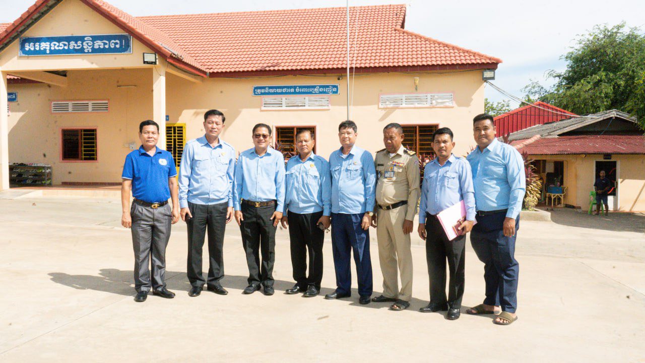 ក្រុមការងារគណៈកម្មាធិការសិទ្ធិមនុស្សកម្ពុជា បានចុះពិនិត្យស្ថានភាពសិទ្ធិមនុស្សនៅ មជ្ឈមណ្ឌលជីវិតថ្មីភ្នំបាក់ ខេត្តបន្ទាយមានជ័យ